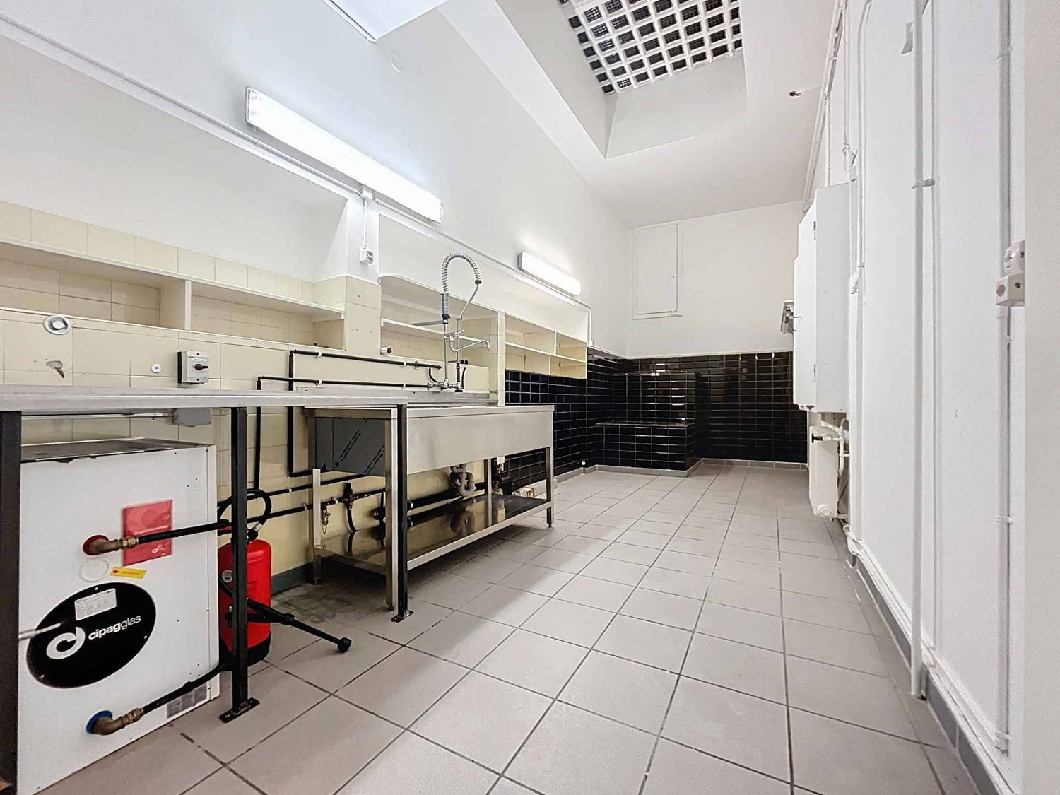 410m² commercial, photo 6 sur 10