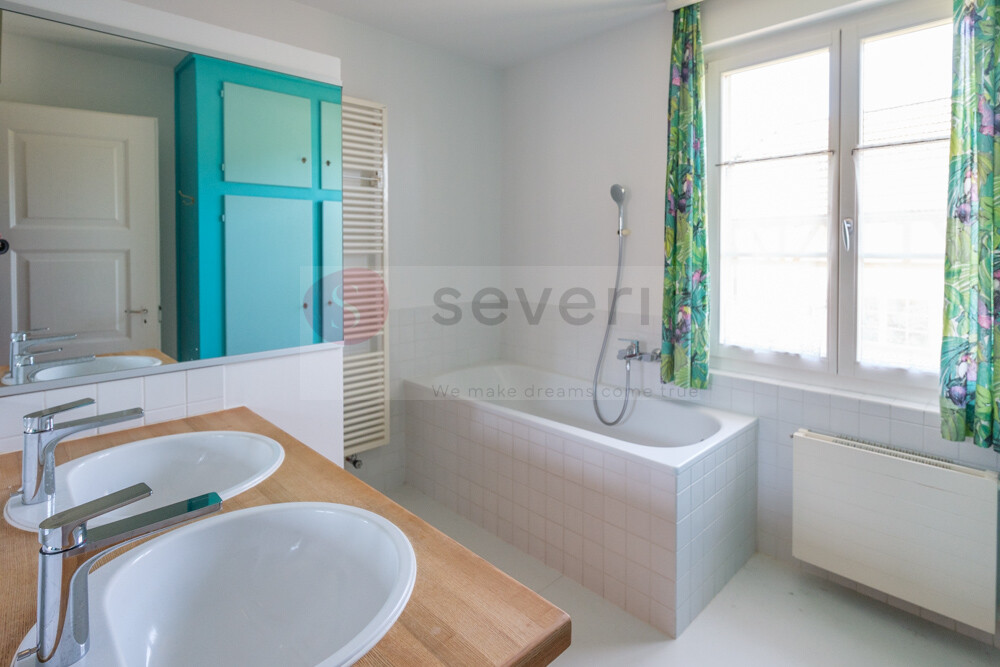 8 ½ rooms villa