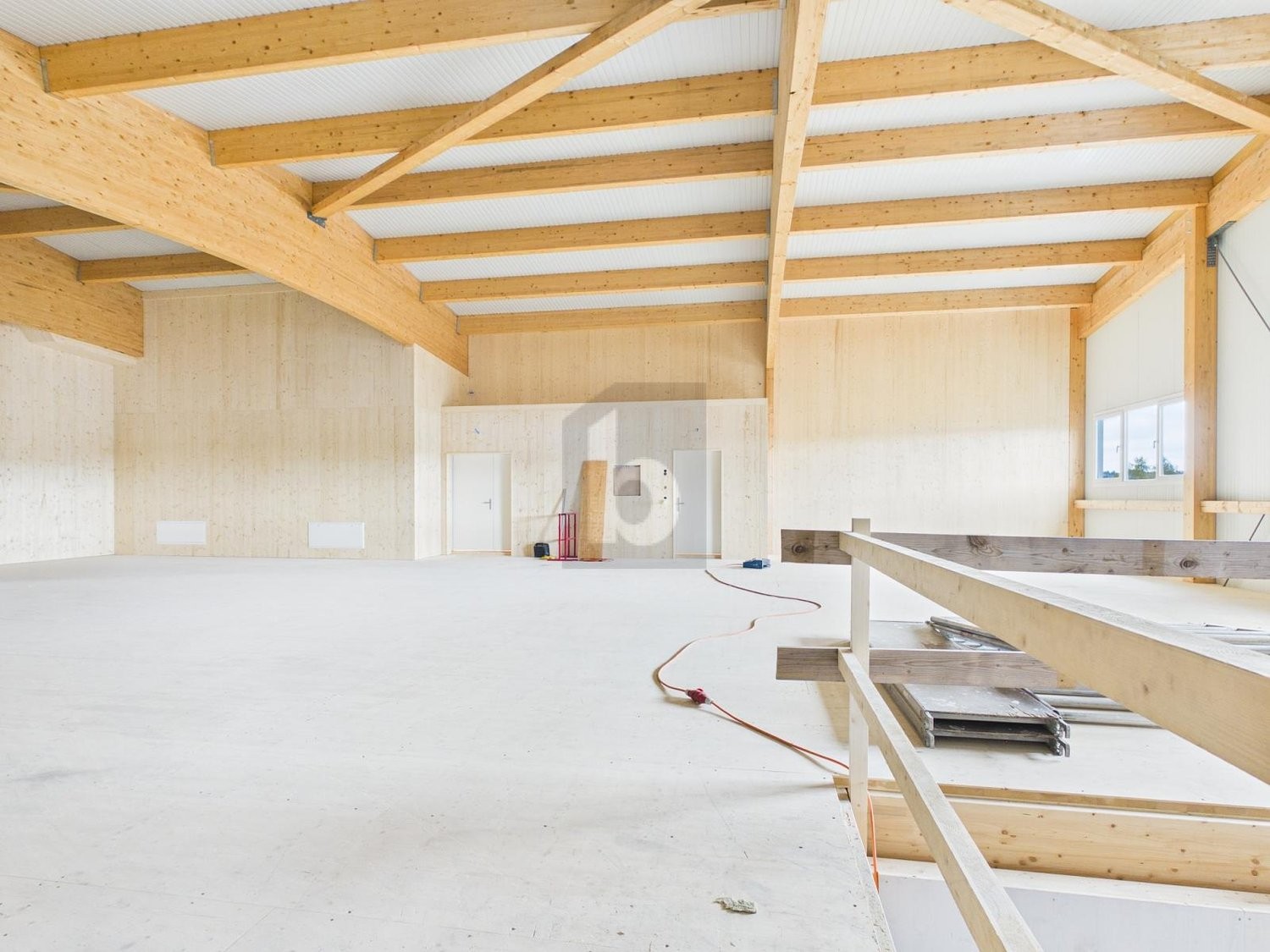 345m² atelier, Foto 2 von 4