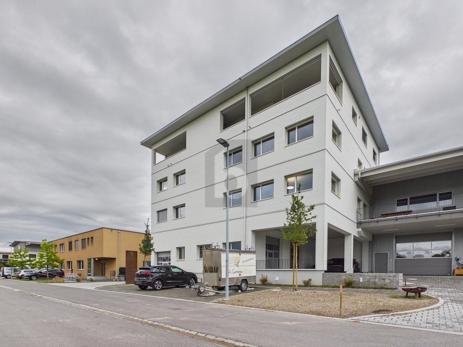 345m² atelier, Foto 1 von 4