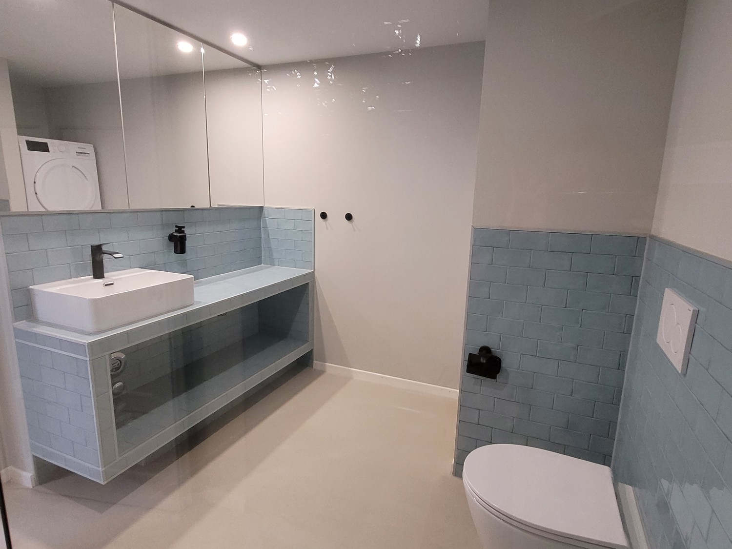 73m² office