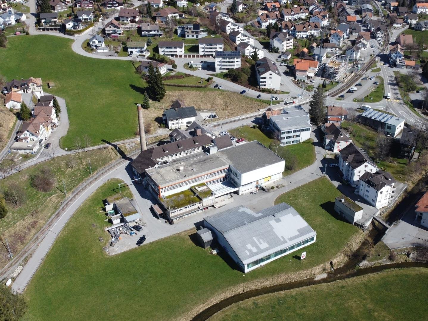100m² commerciale