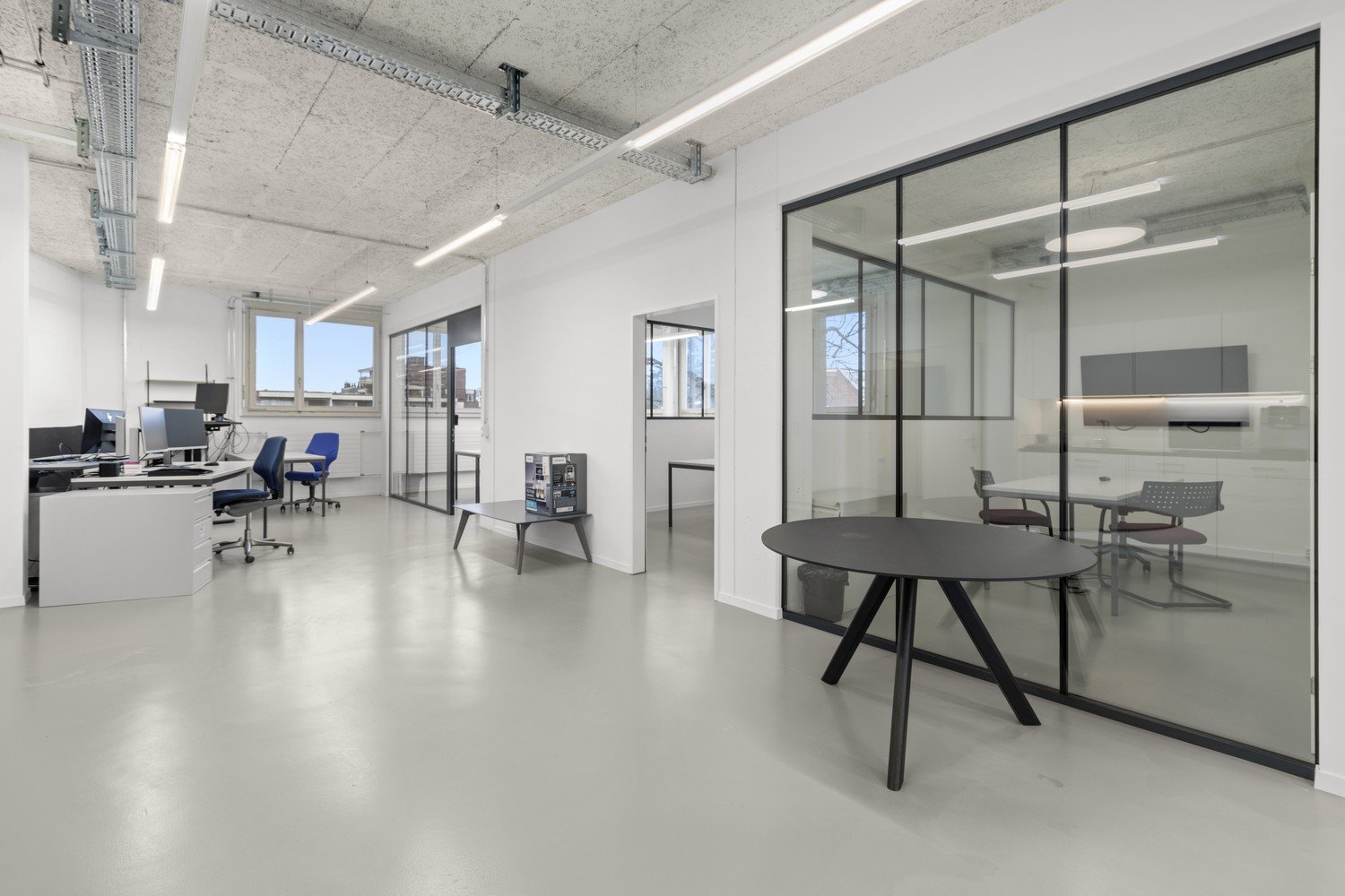 146m² office