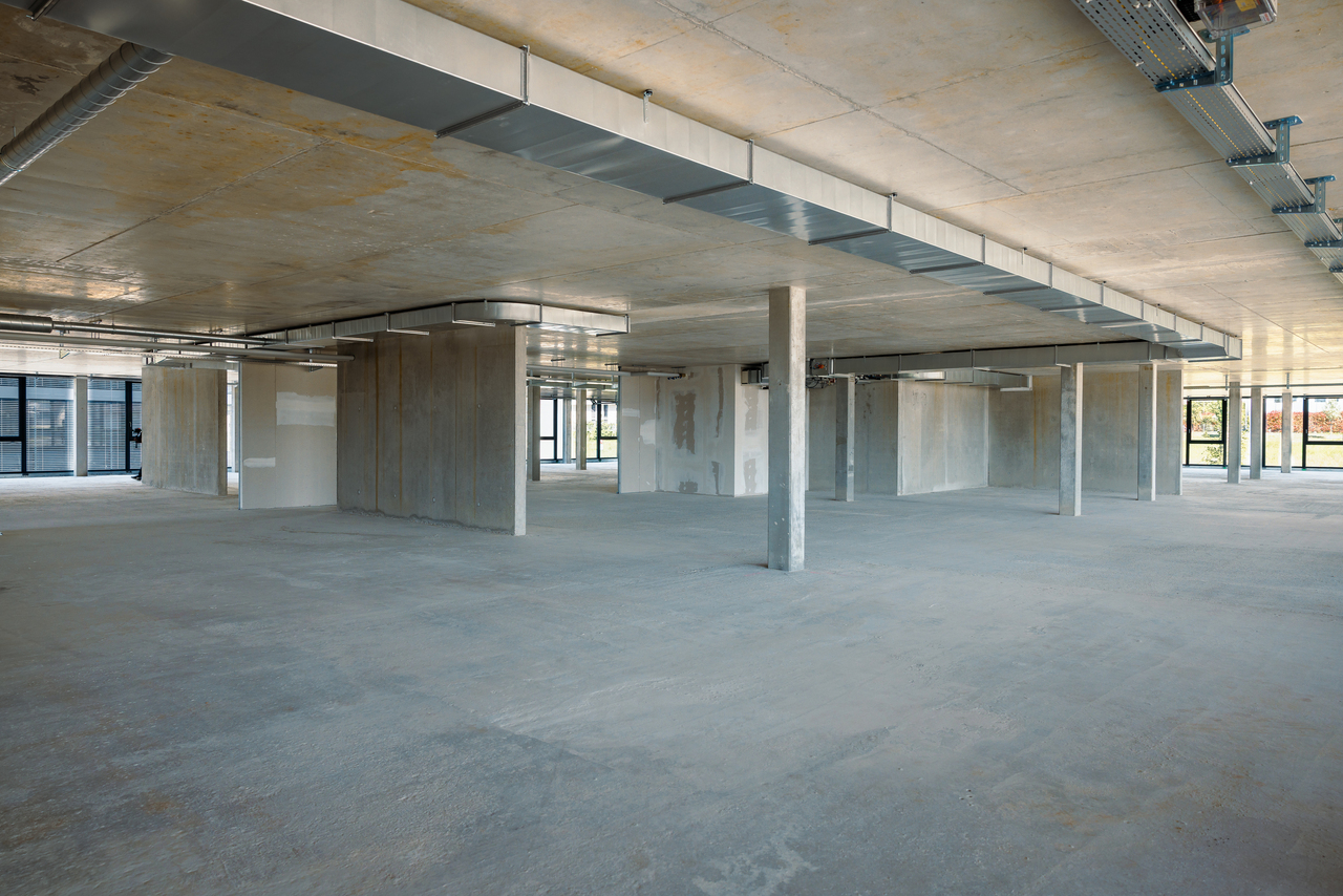 200m² atelier, Foto 1 von 6