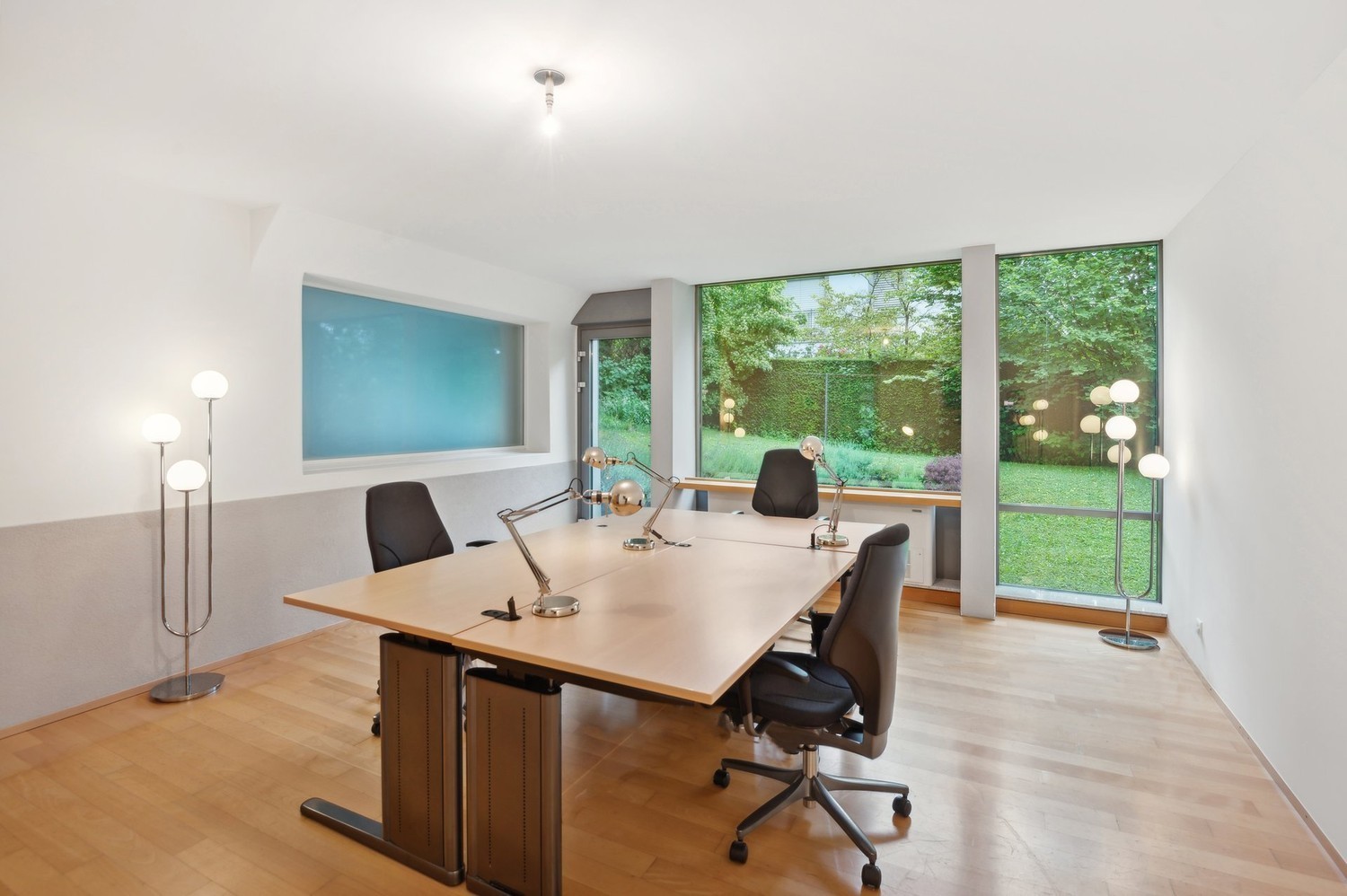 27m² office