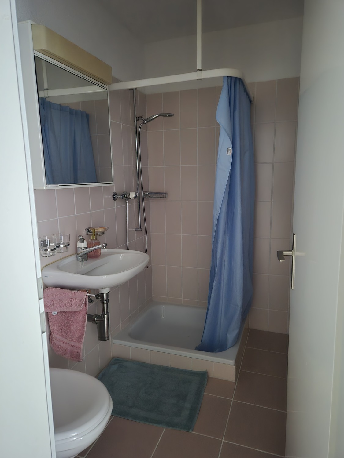 Room in a shared flat, Foto 5 von 8