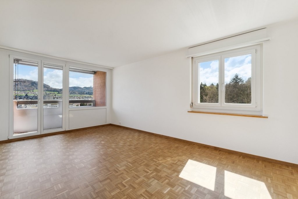 5 rooms apartment, photo 2 of 8