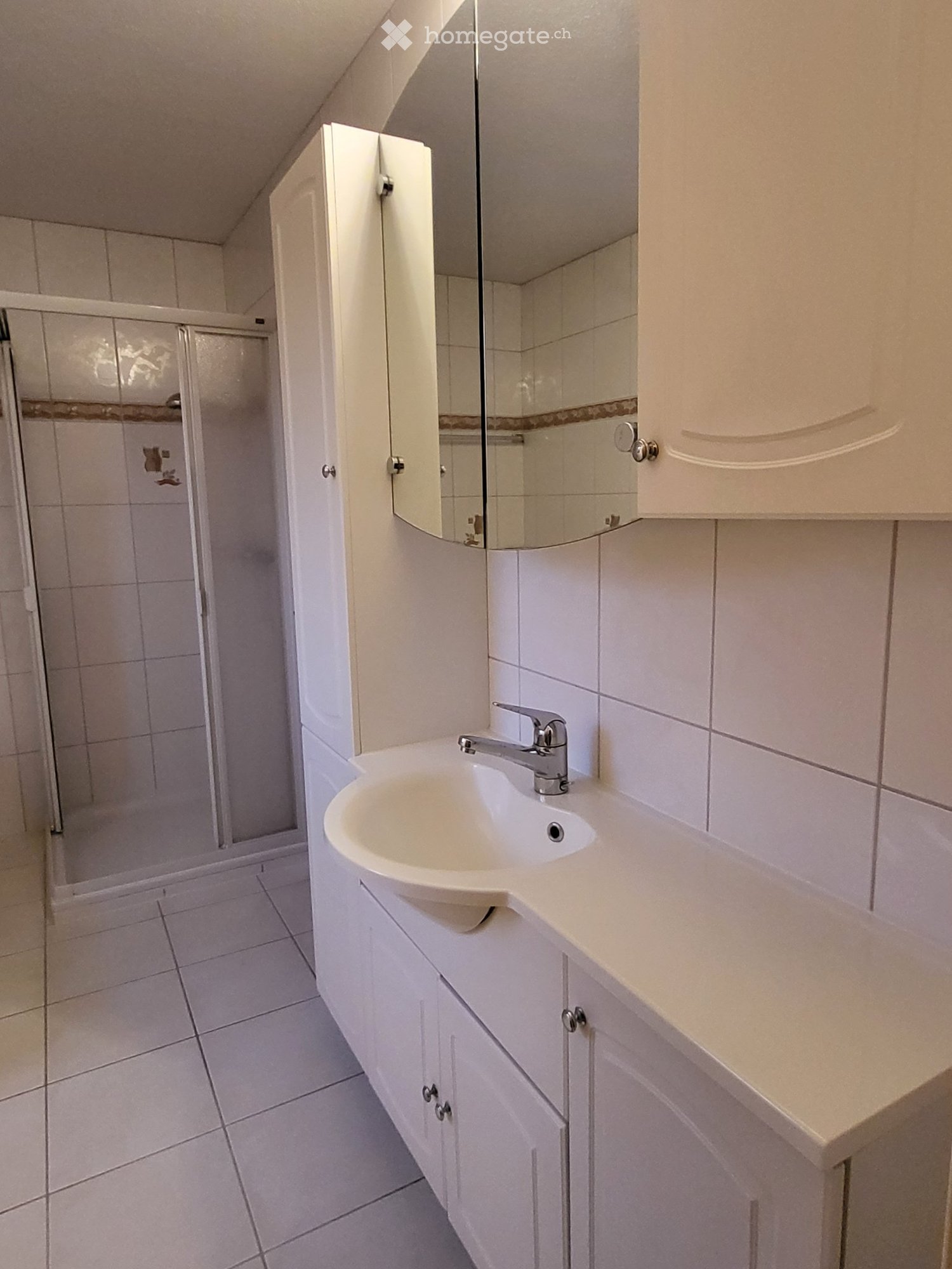 1 room single room

WG room in a prime location near the Stein-Säckingen train station. Shared apartment with plenty of space and extras.

Location:
-Directly in nature with a fitness trail
-5 minute walk to the main transport station Stein-Säckingen (Train: 23 minutes to Basel, 49 to Zürich; Bus: 5
