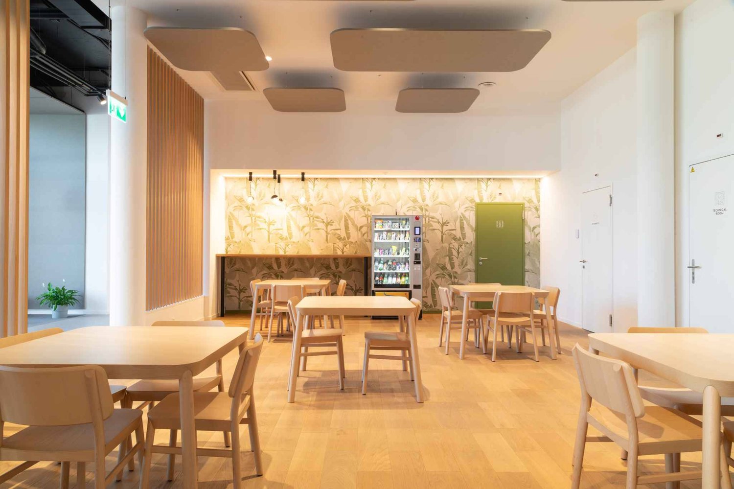 257m² office