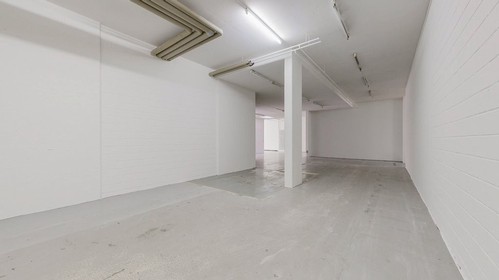 244m² shop, Foto 6 von 10