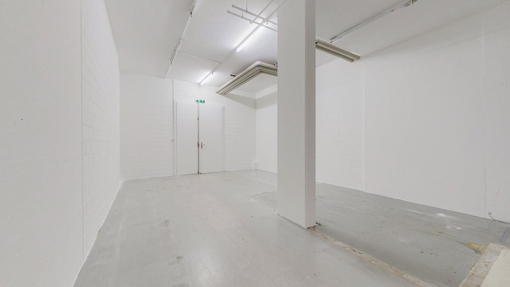 244m² shop, Foto 5 von 10