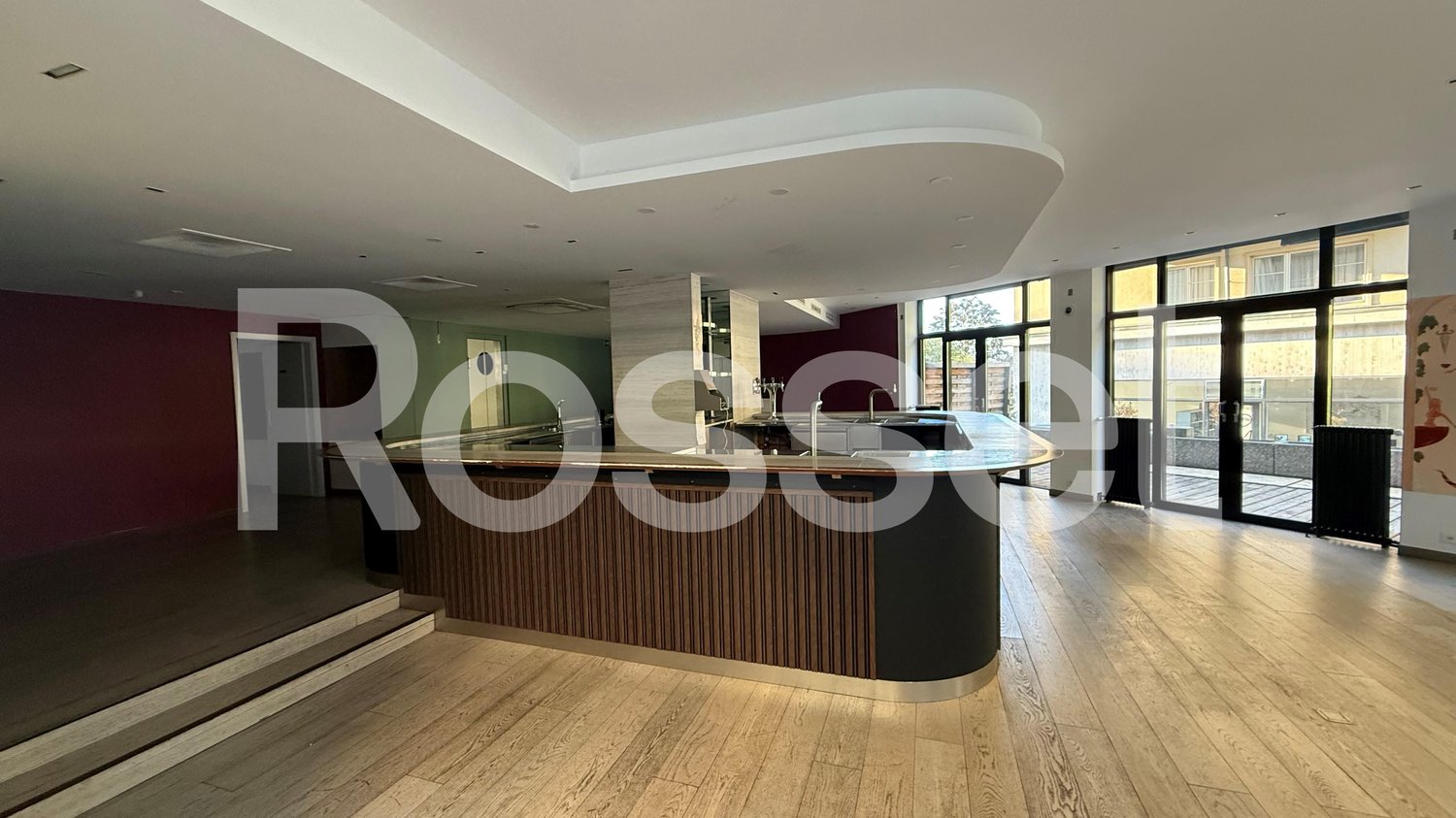 295m² department store, photo 2 sur 8