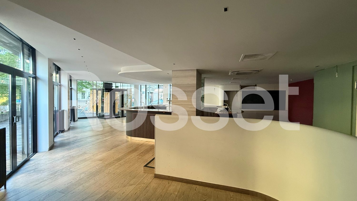 295m² department store, photo 5 sur 8