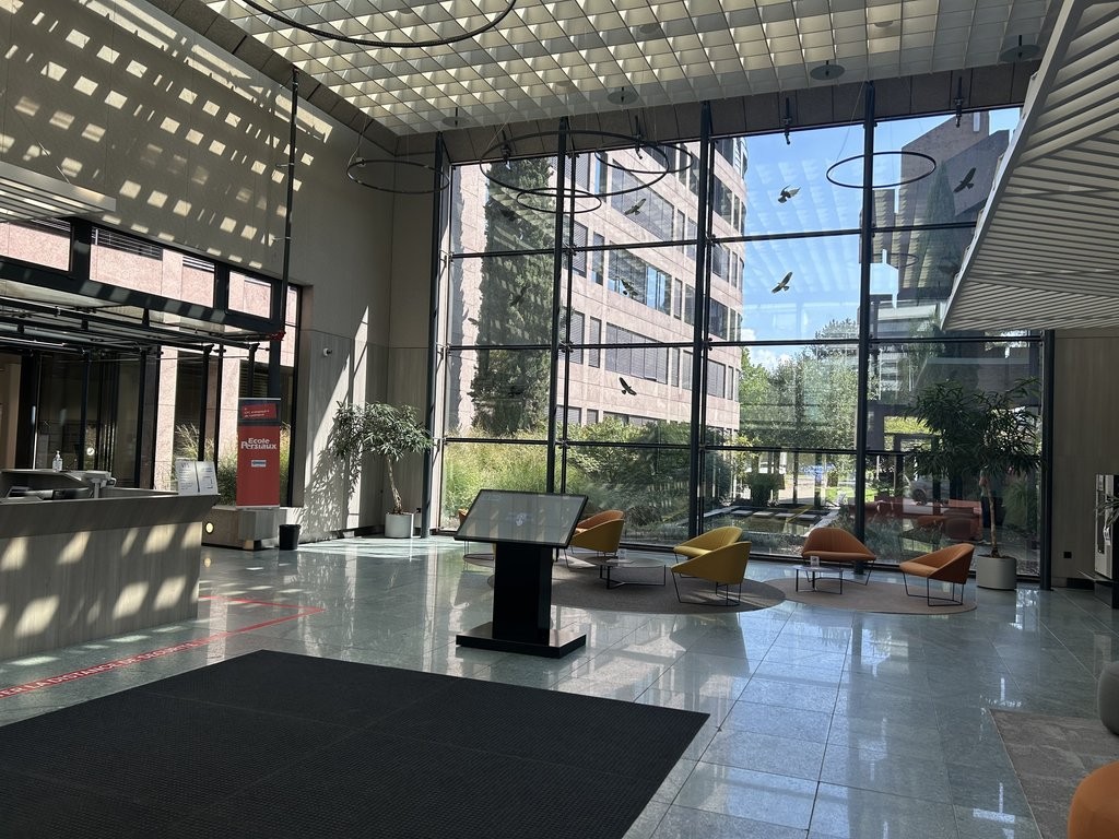142m² office
