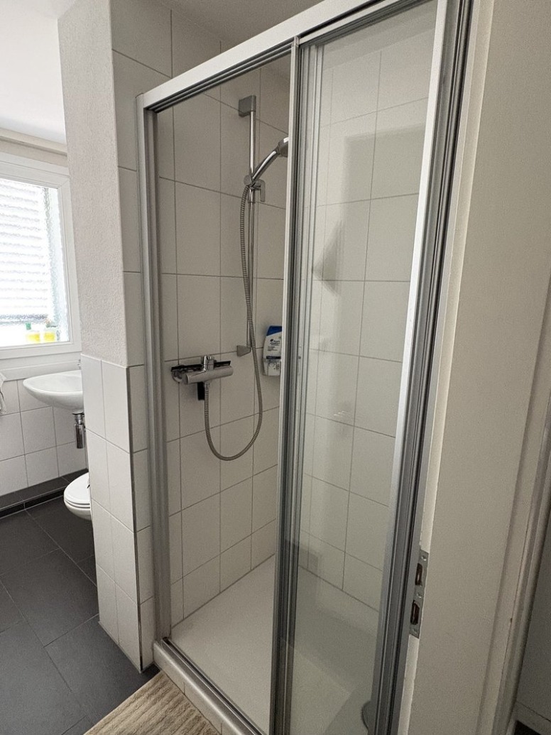 Room in a shared flat, Foto 3 von 3