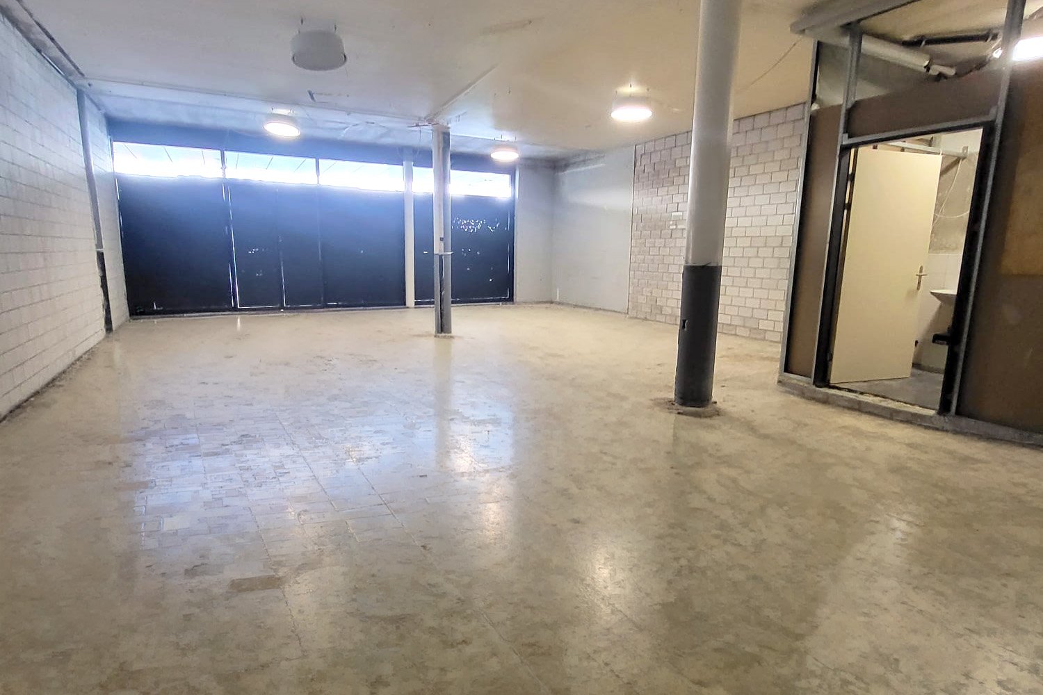 98m² de surface de vente