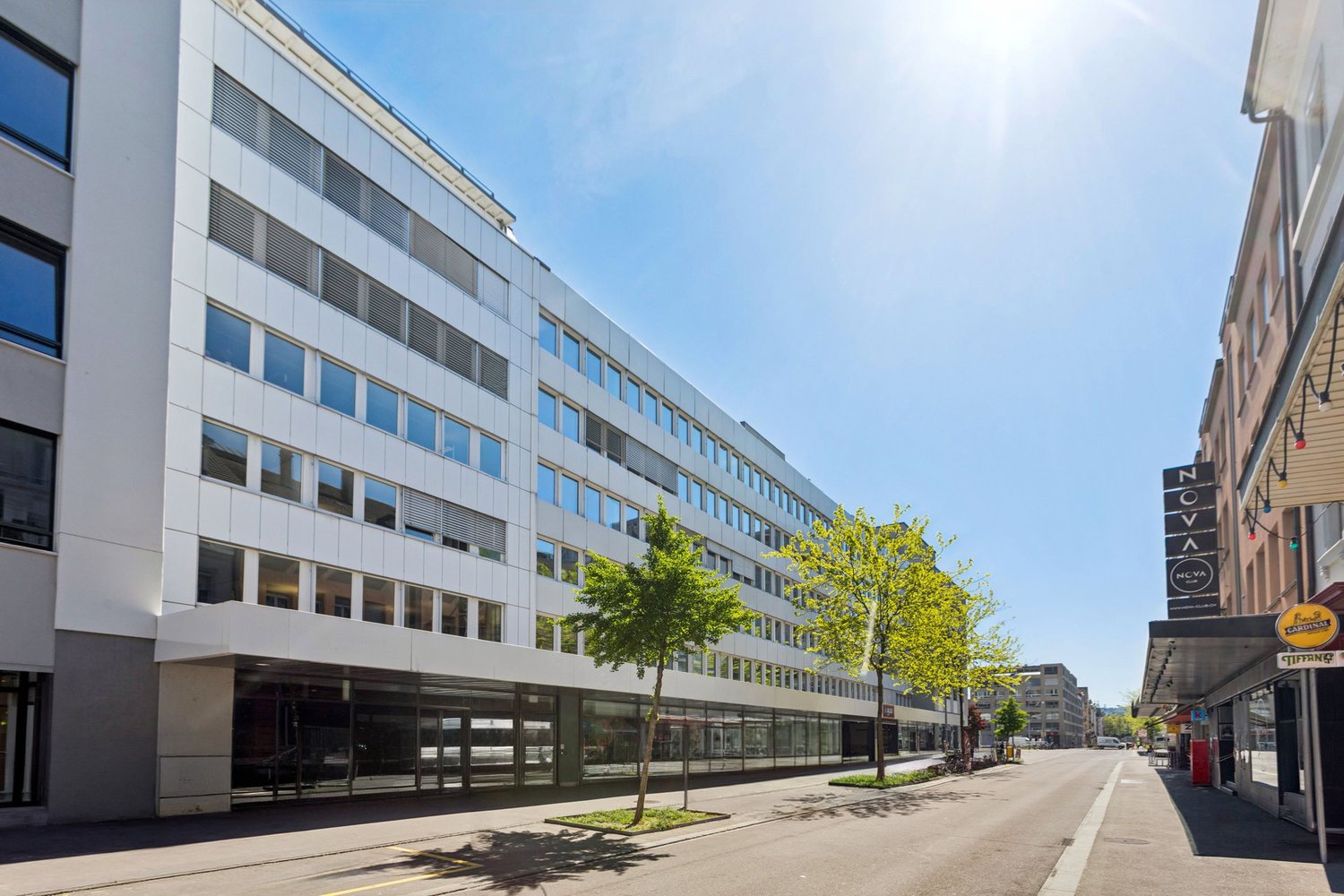 98m² de surface de vente