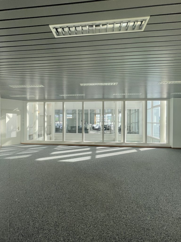 42m² office