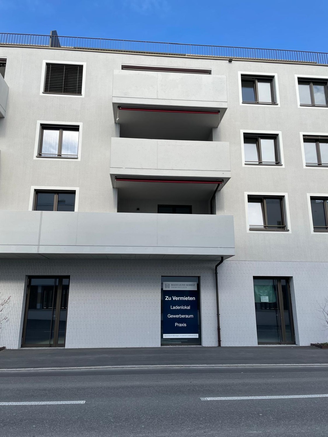 58m² shop