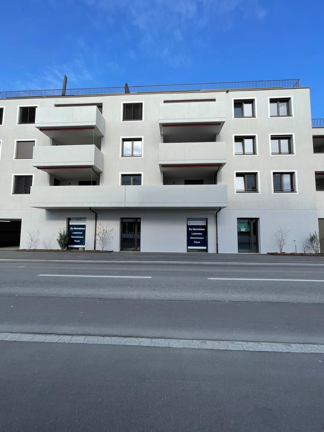 58m² shop