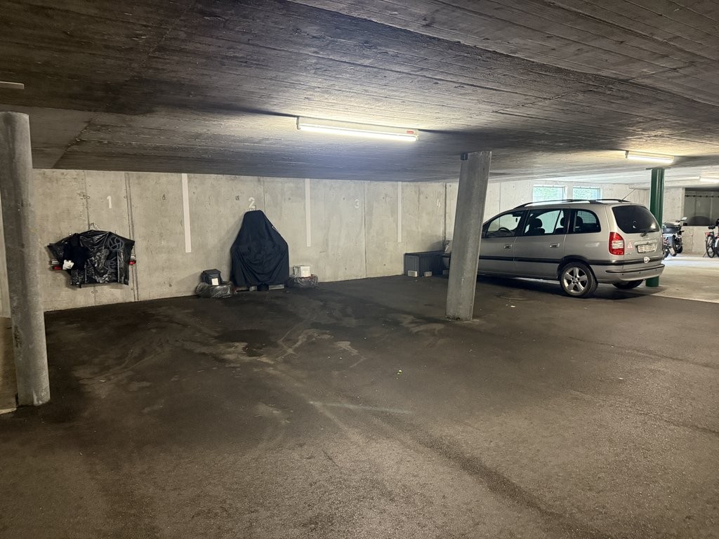 Underground slot, photo 3 of 4
