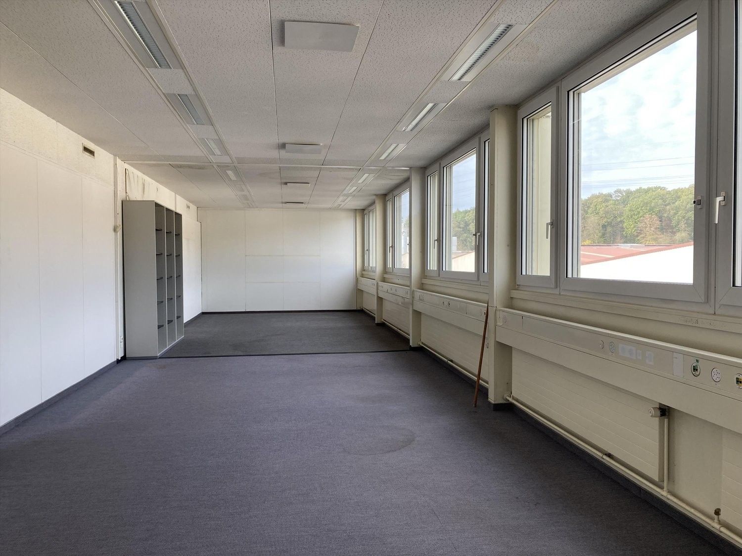 198m² office