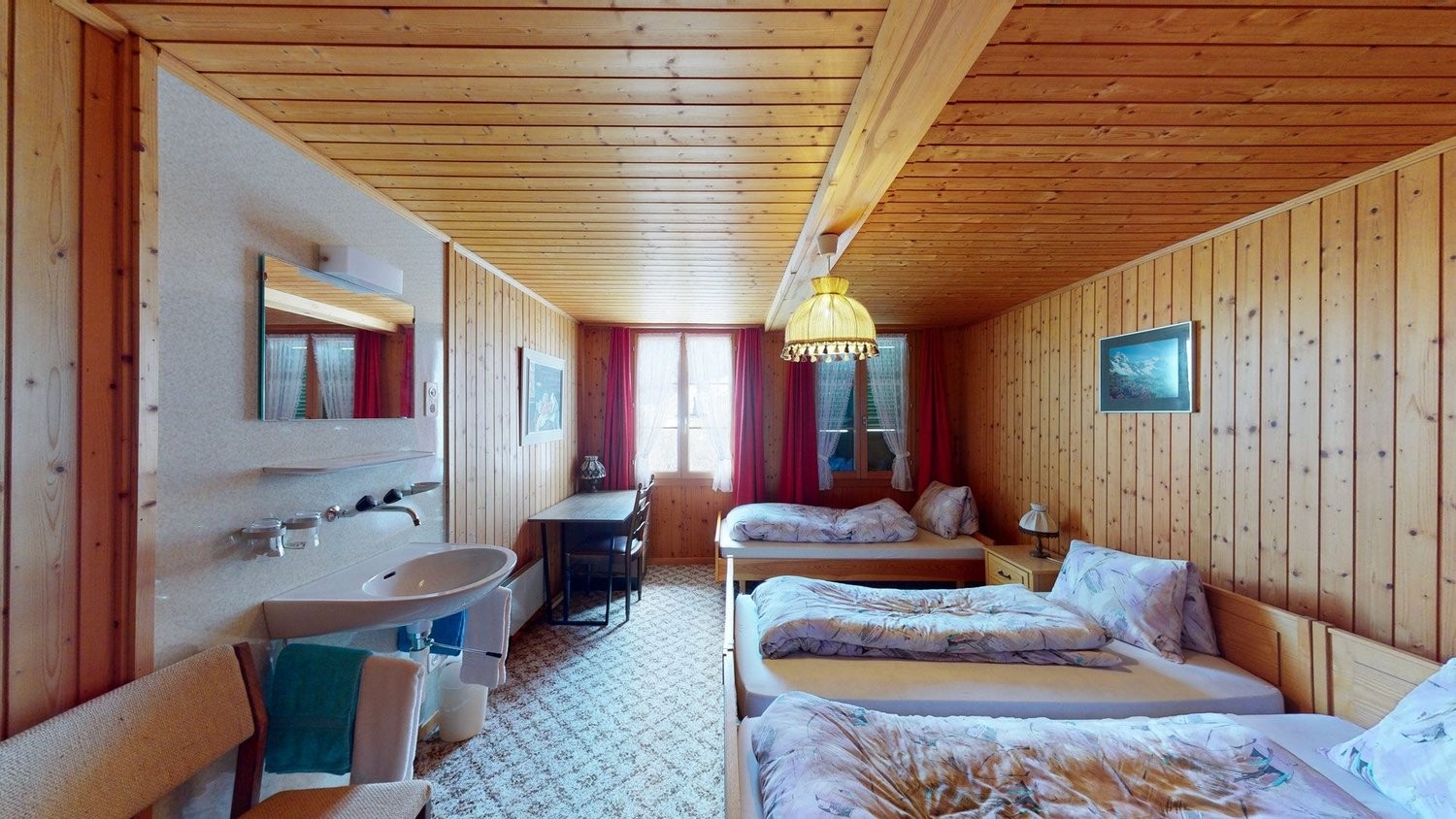 13 rooms single house