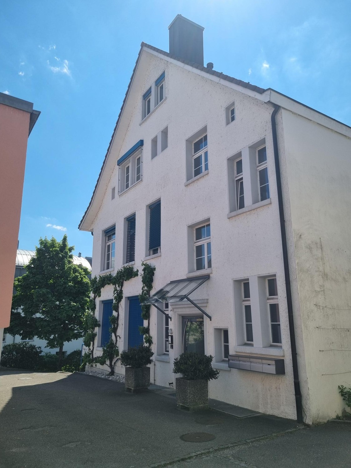 342m² office