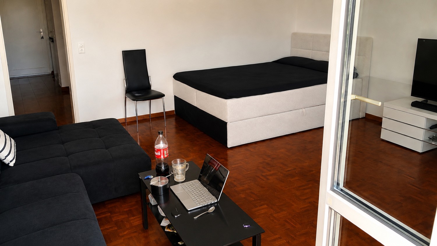 1 room apartment, Foto 2 von 9