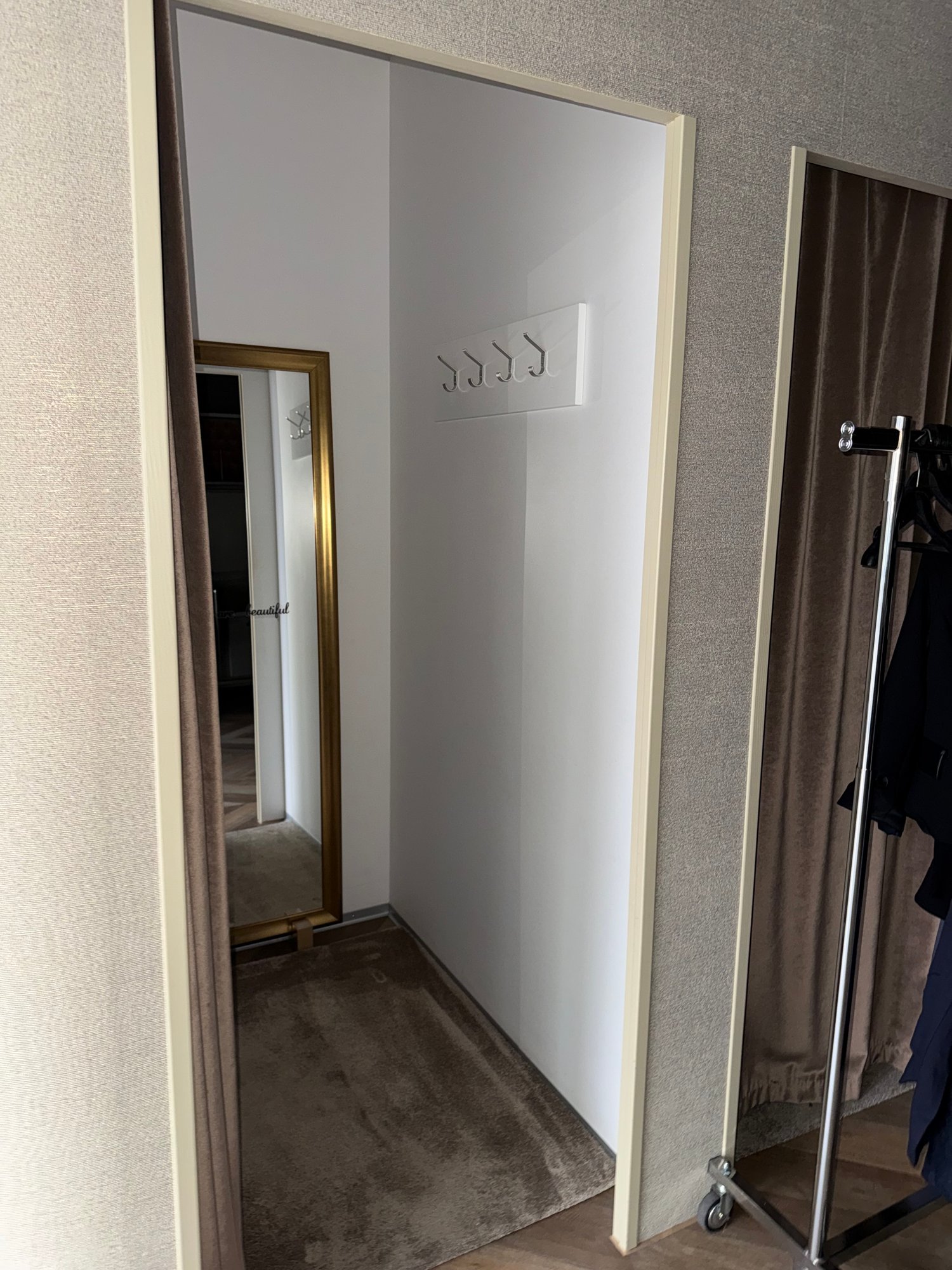 85m² shop