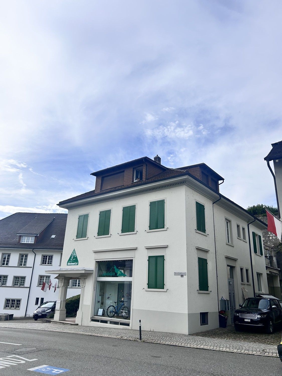 250m² commercial