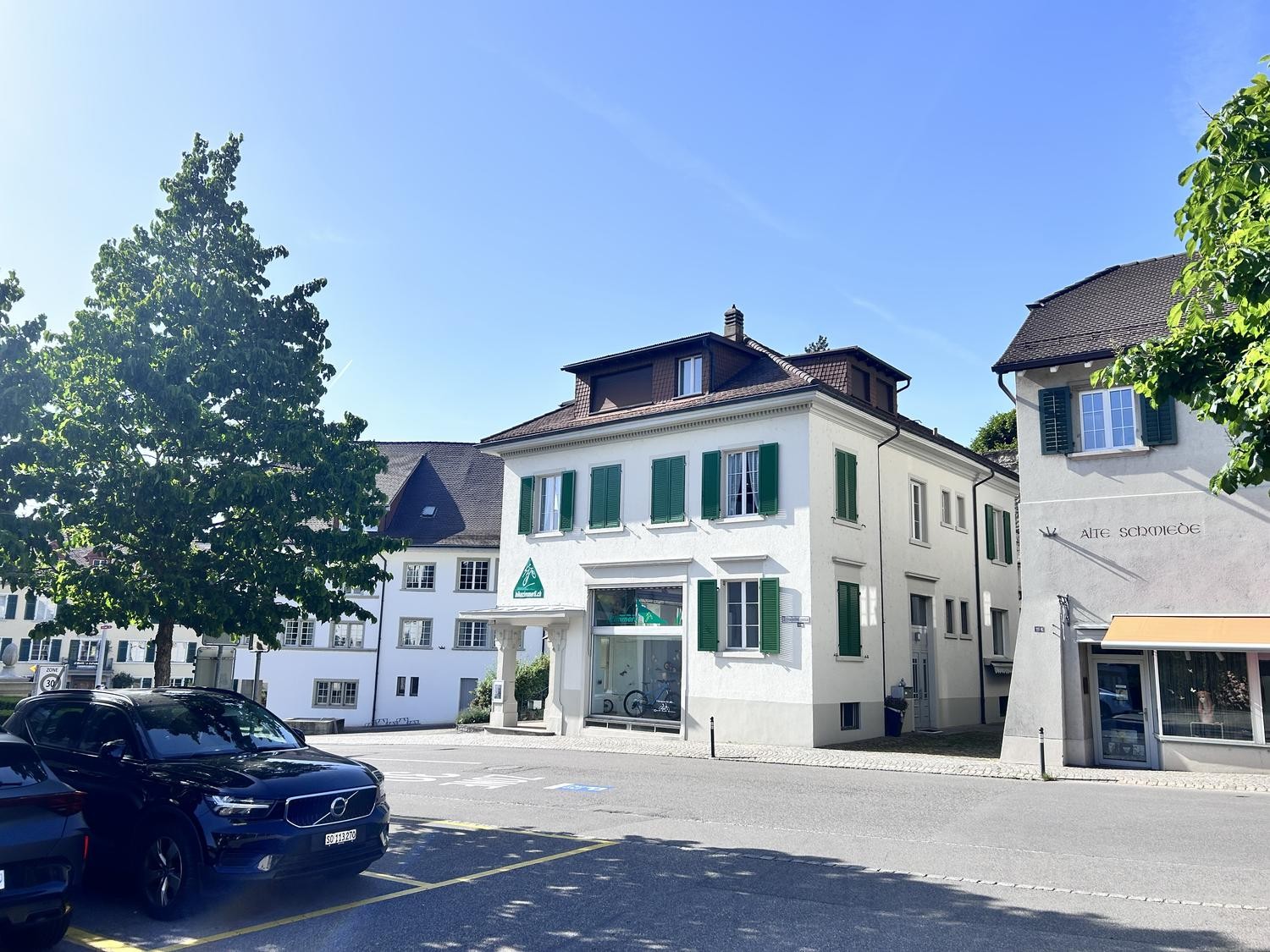 250m² commercial