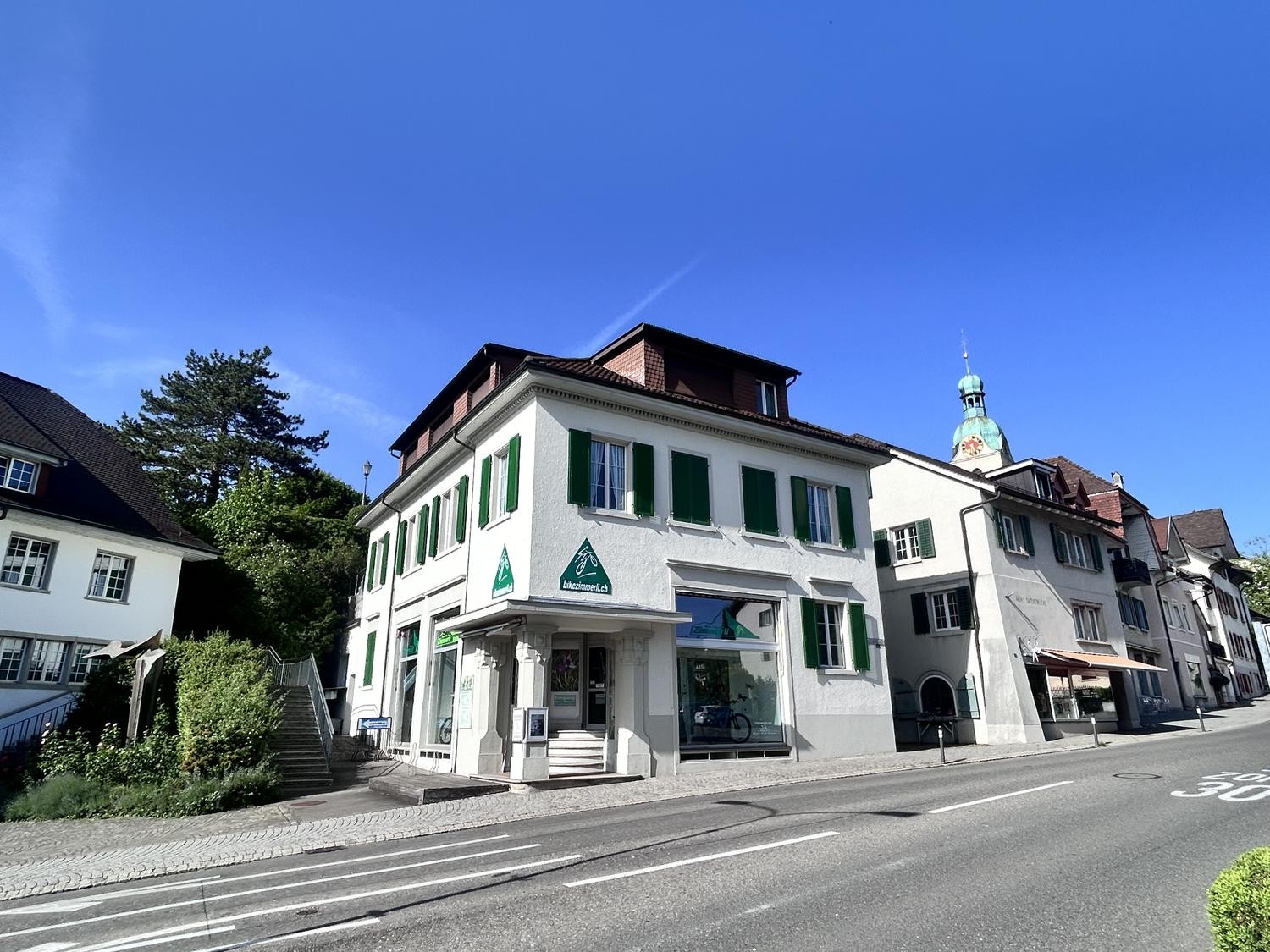 250m² commercial