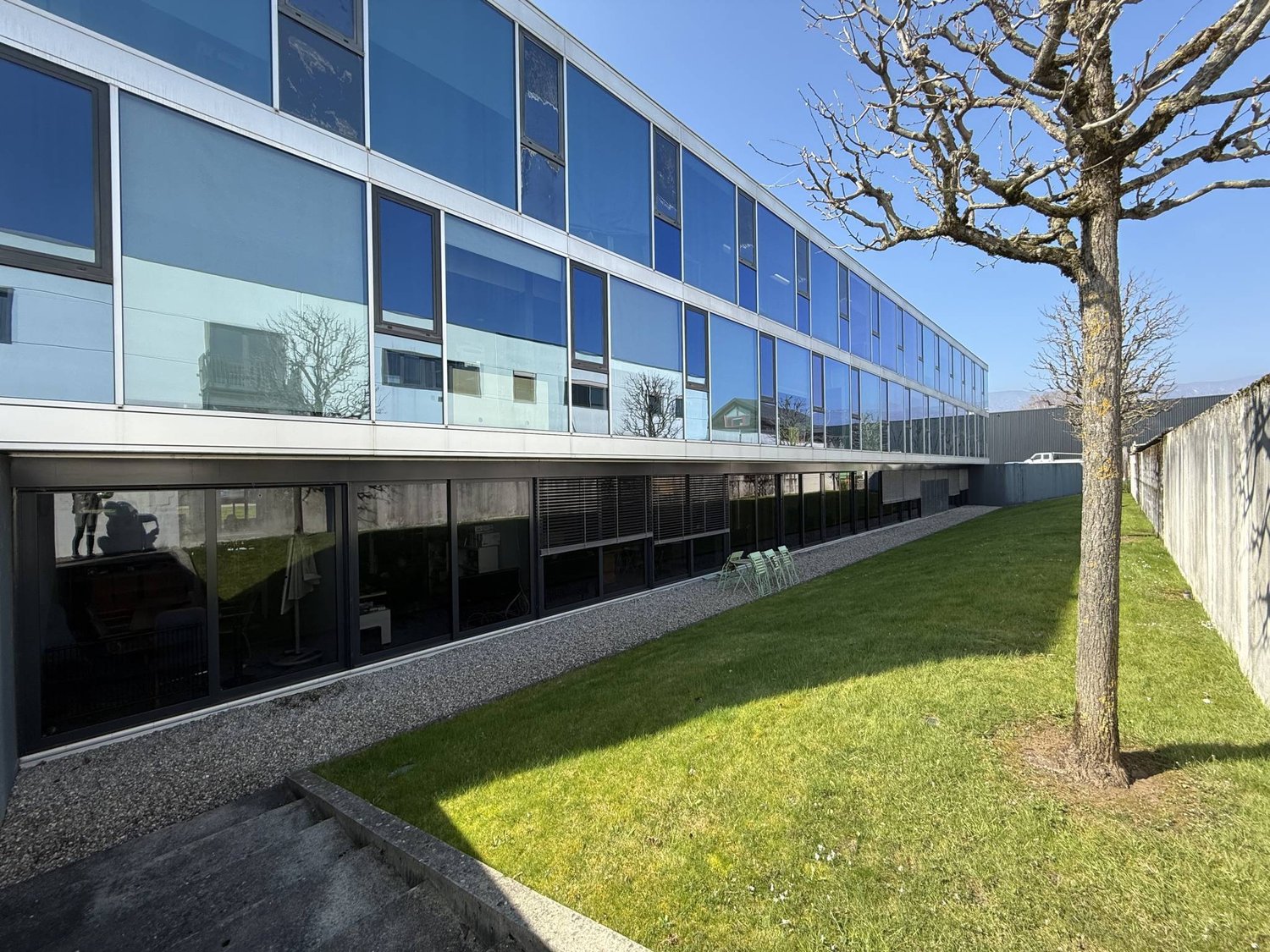 229m² office
