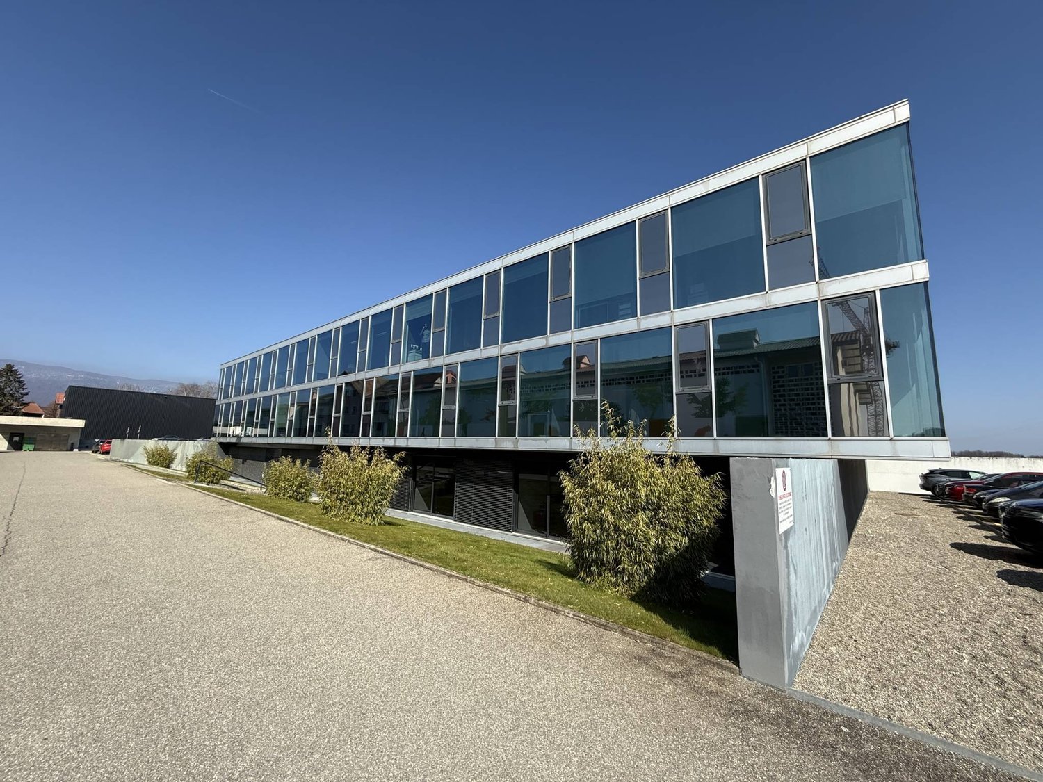 229m² office