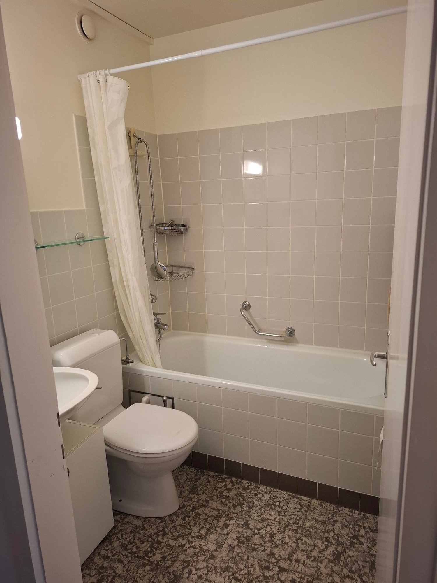 1 room apartment, Foto 8 von 10