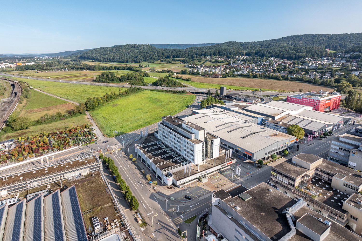 364m² commerciale