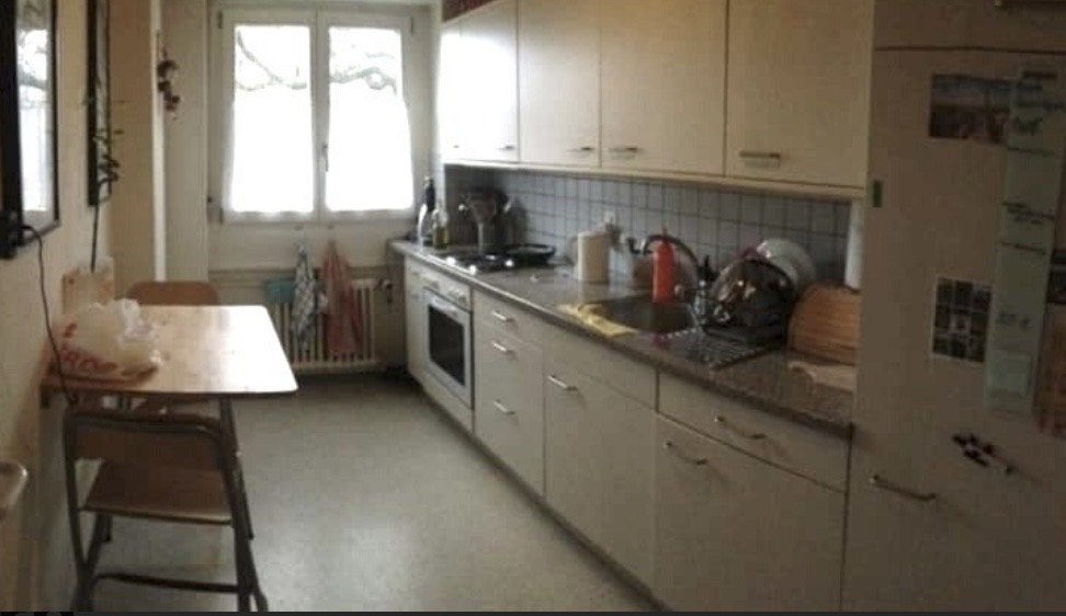 Zimmer in einer WG
Ich suche jemanden, der mein Zimmer in Ostring übernimmt, Datum nach Vereinbarung, bis Ende Februar 2027 mit der Möglichkeit, den Vertrag zu verlängern.
Die Wohnung hat 2 Zimmer, Sie teilen sich die Wohnung also mit einer anderen Frau.
Das Zimmer ist gross mit bereits eingebautem 