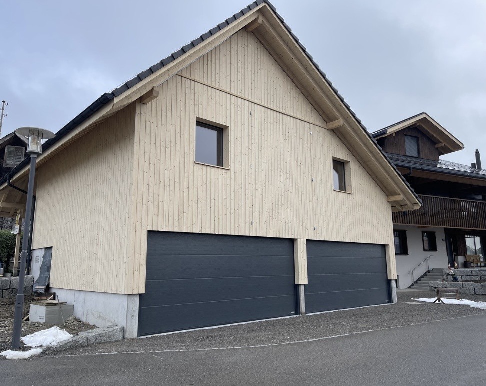 77m² commercial
