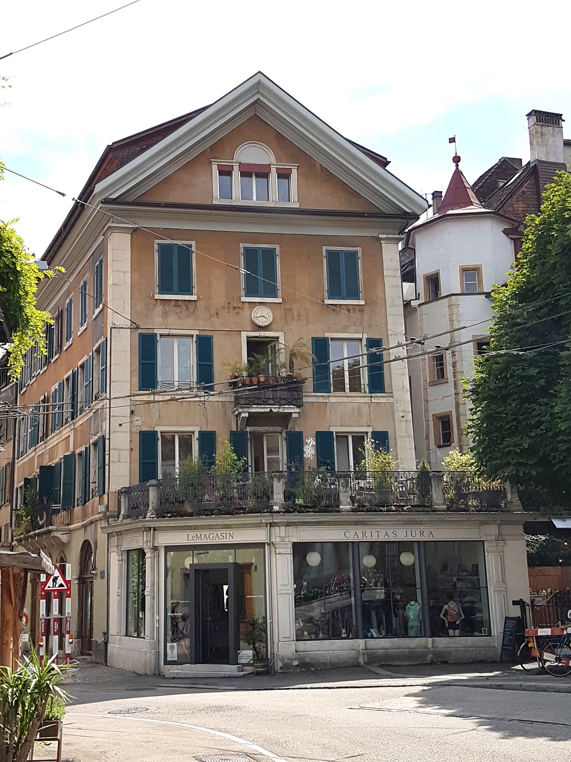 120-120m² commercial