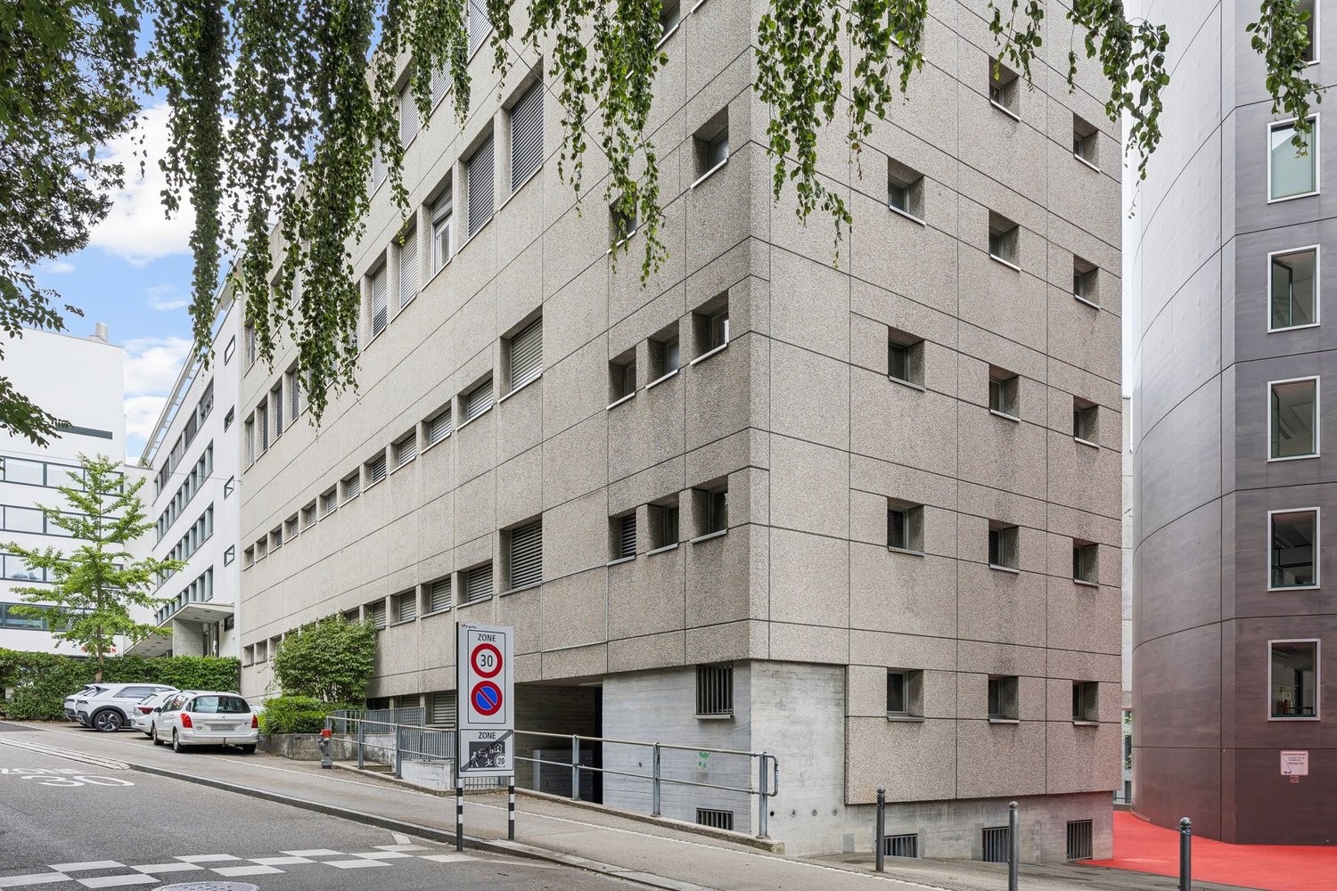 95m² office