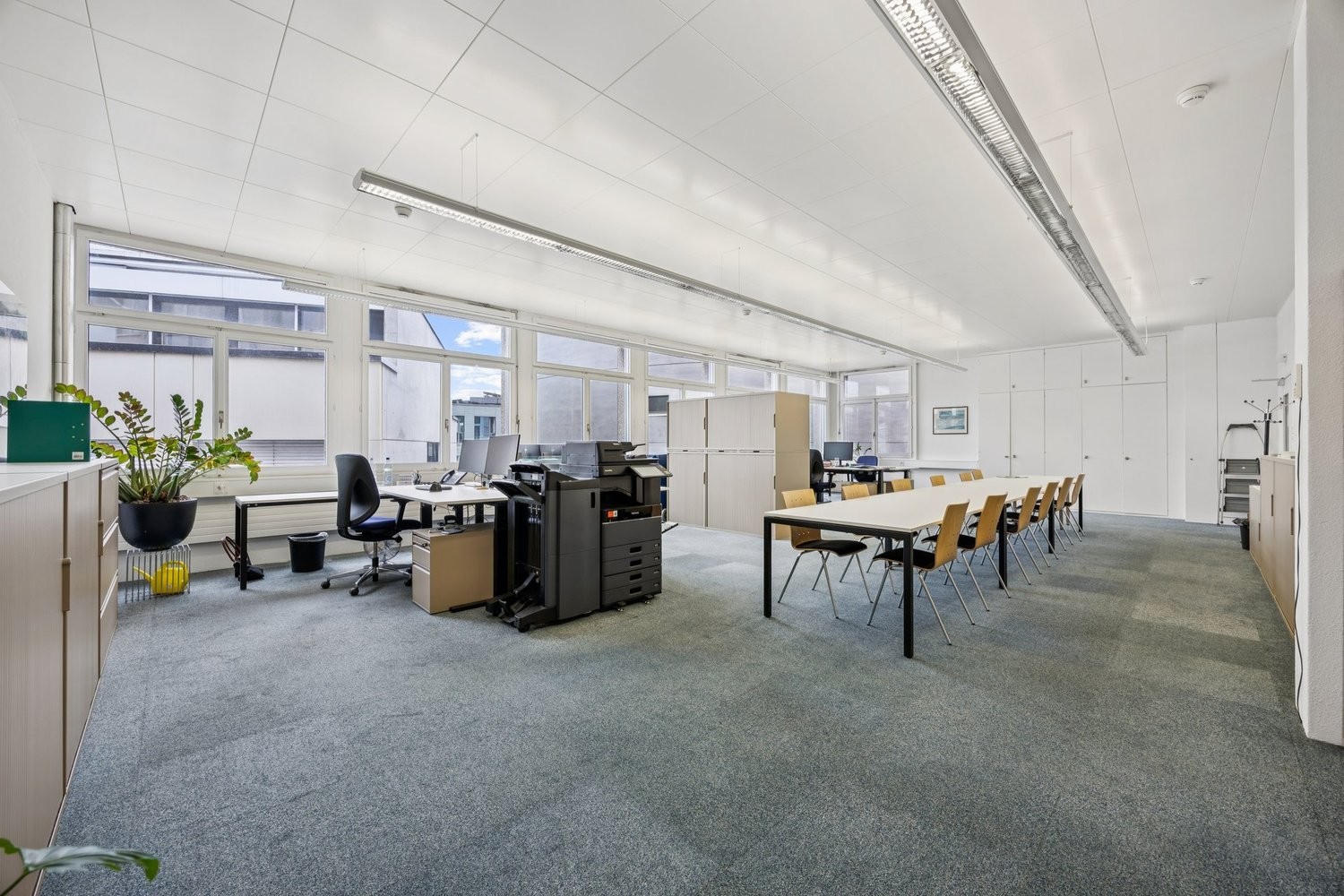 95m² office