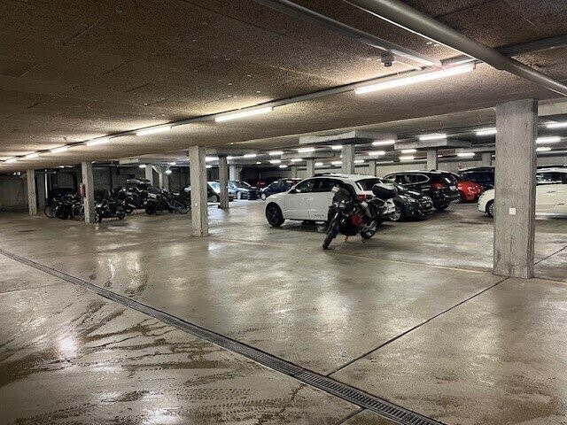 1m² covered bike parking, Foto 2 von 2