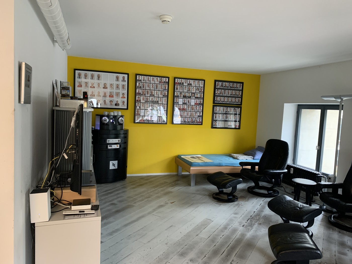 196m² cabinet
