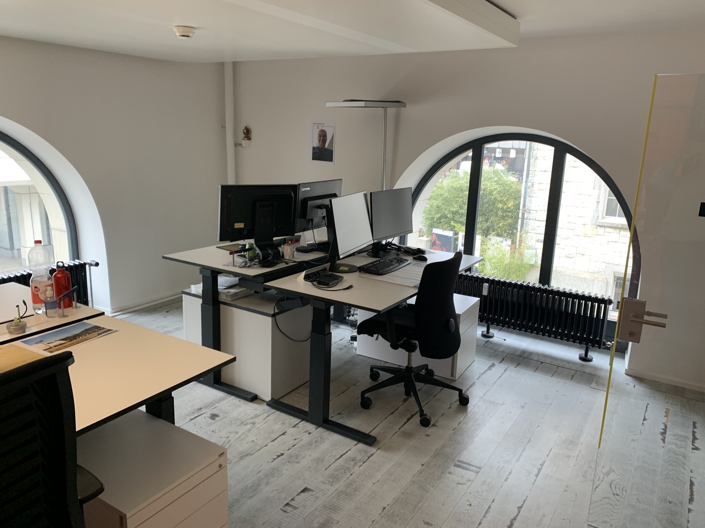 196m² cabinet