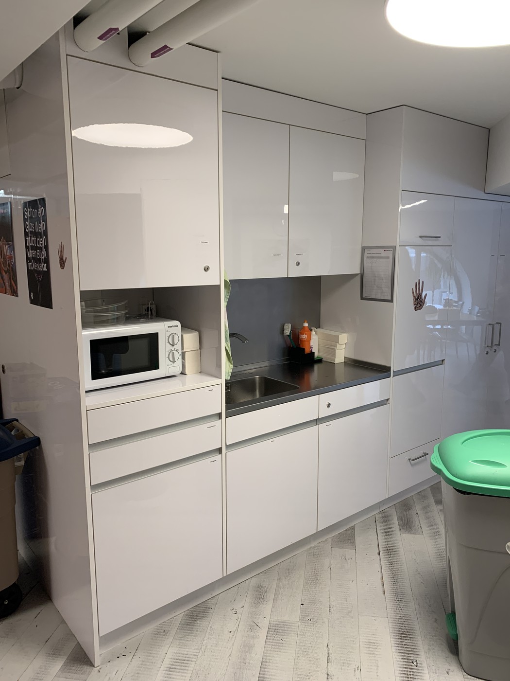 196m² cabinet
