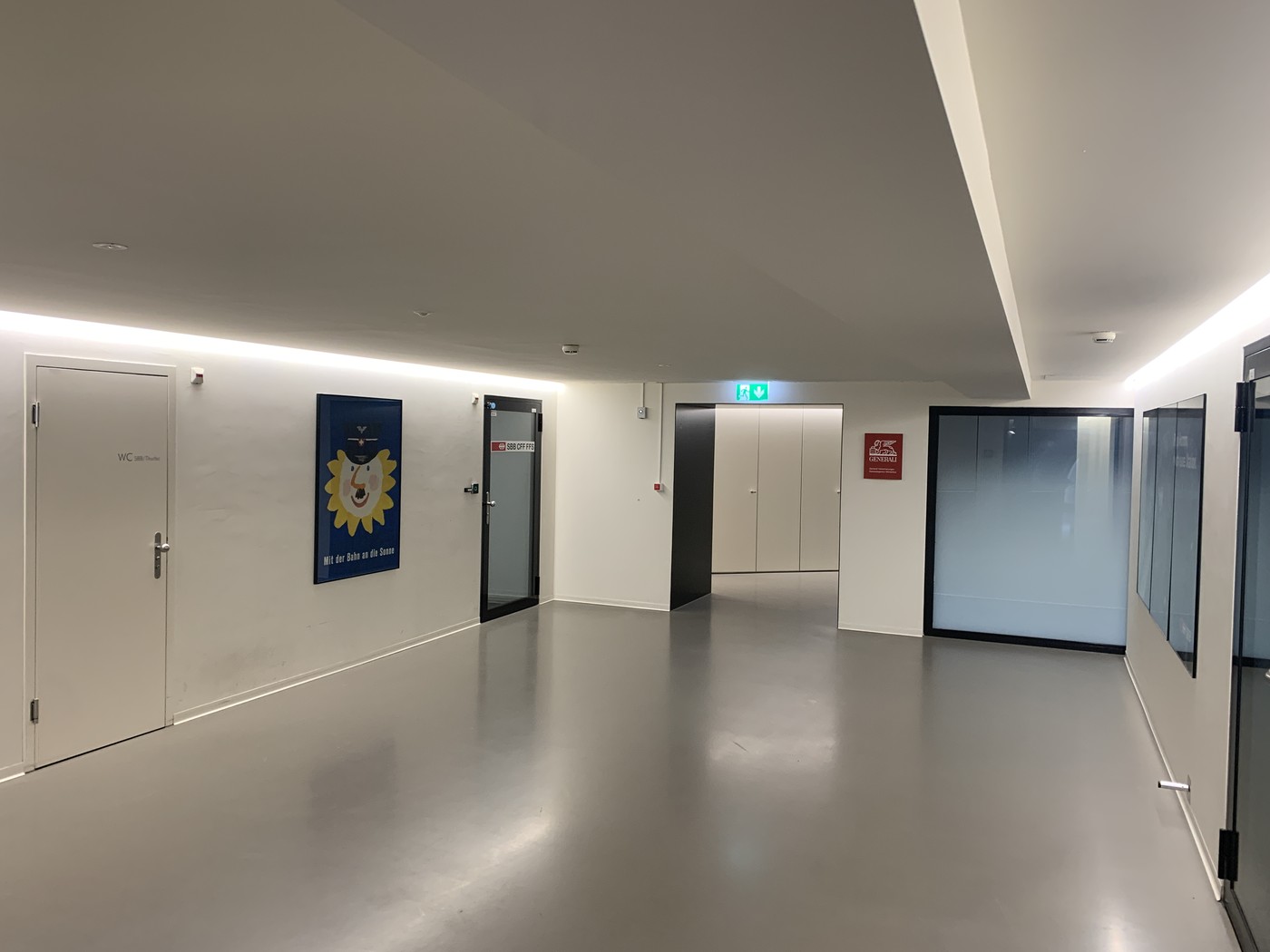 196m² cabinet