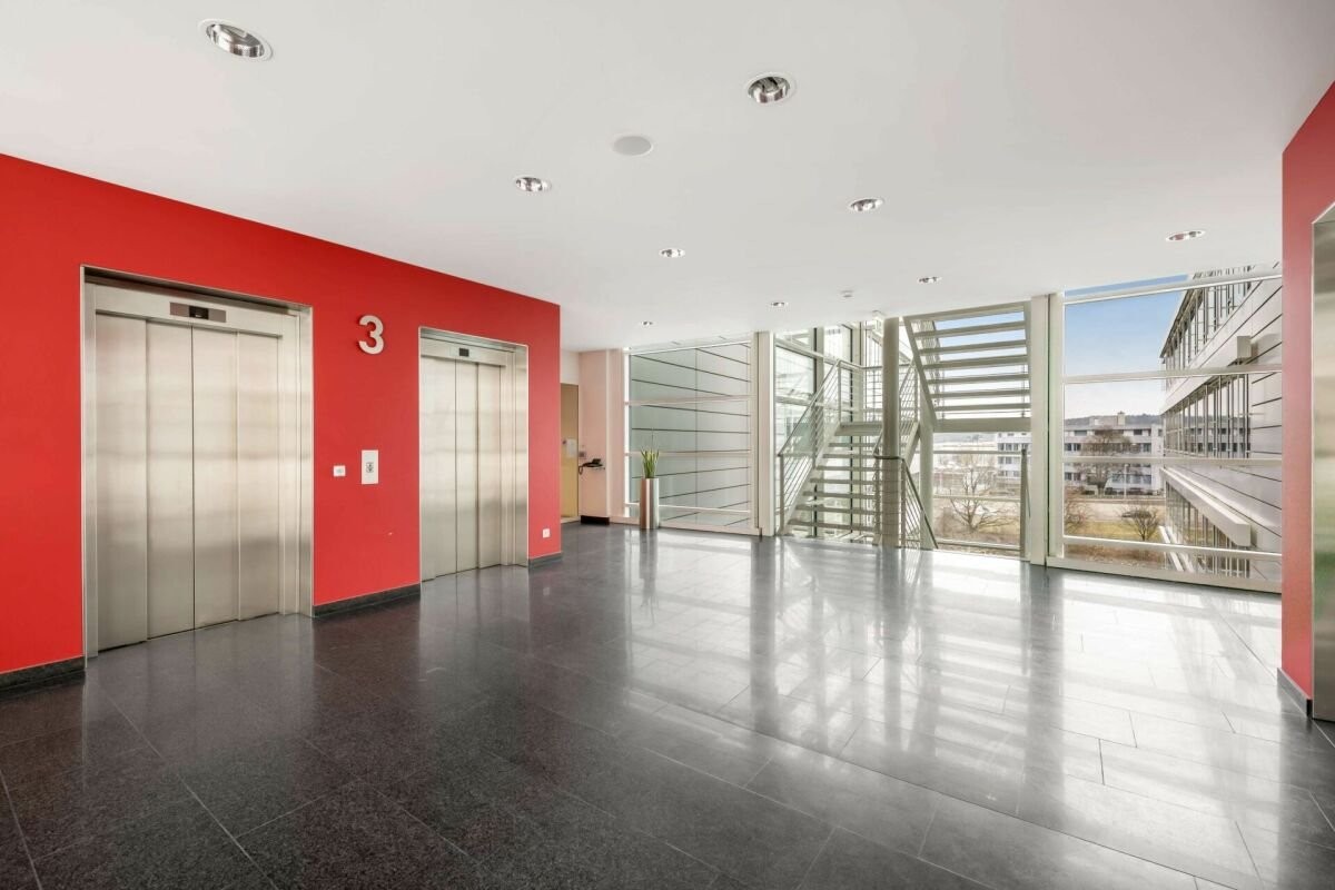 1200m² office