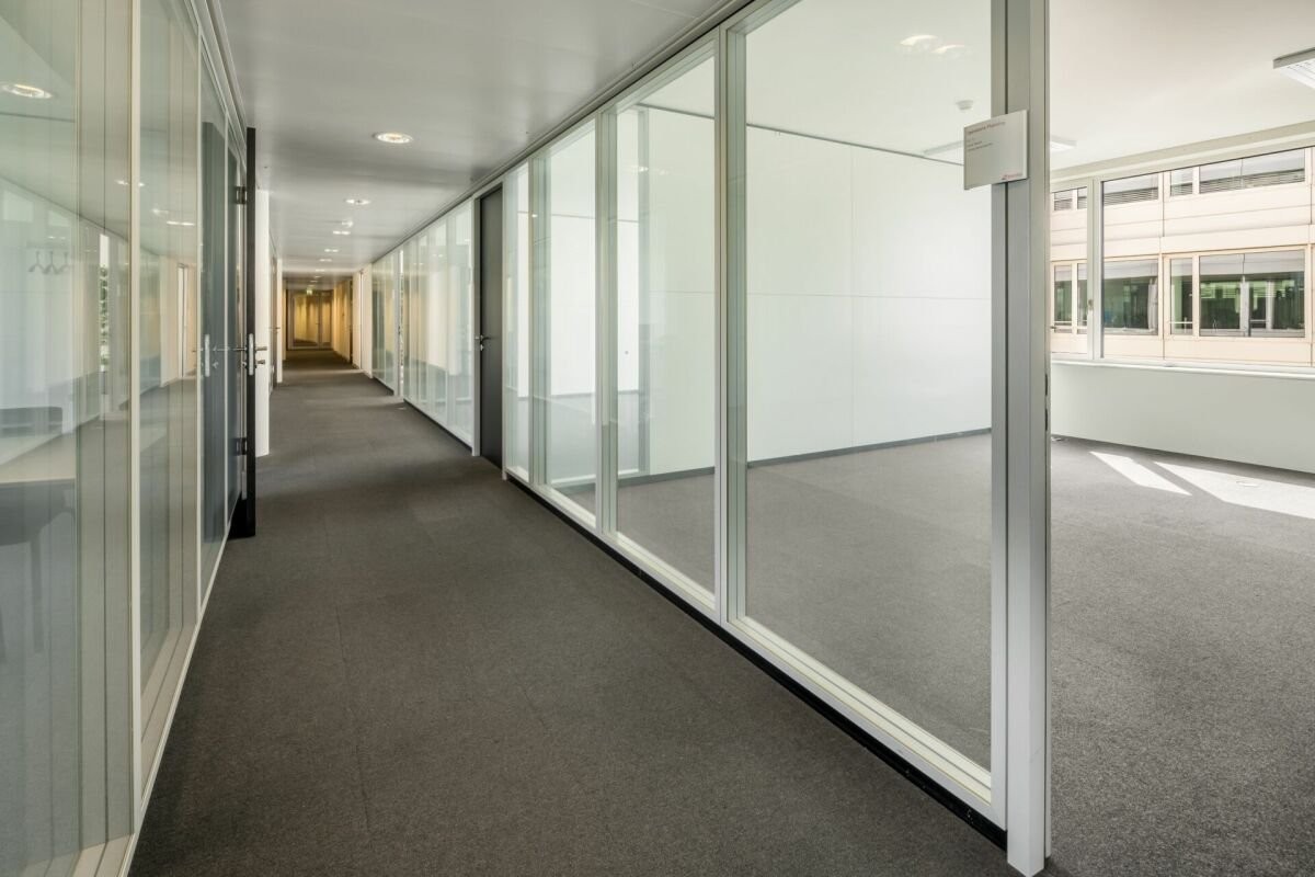 1200m² office