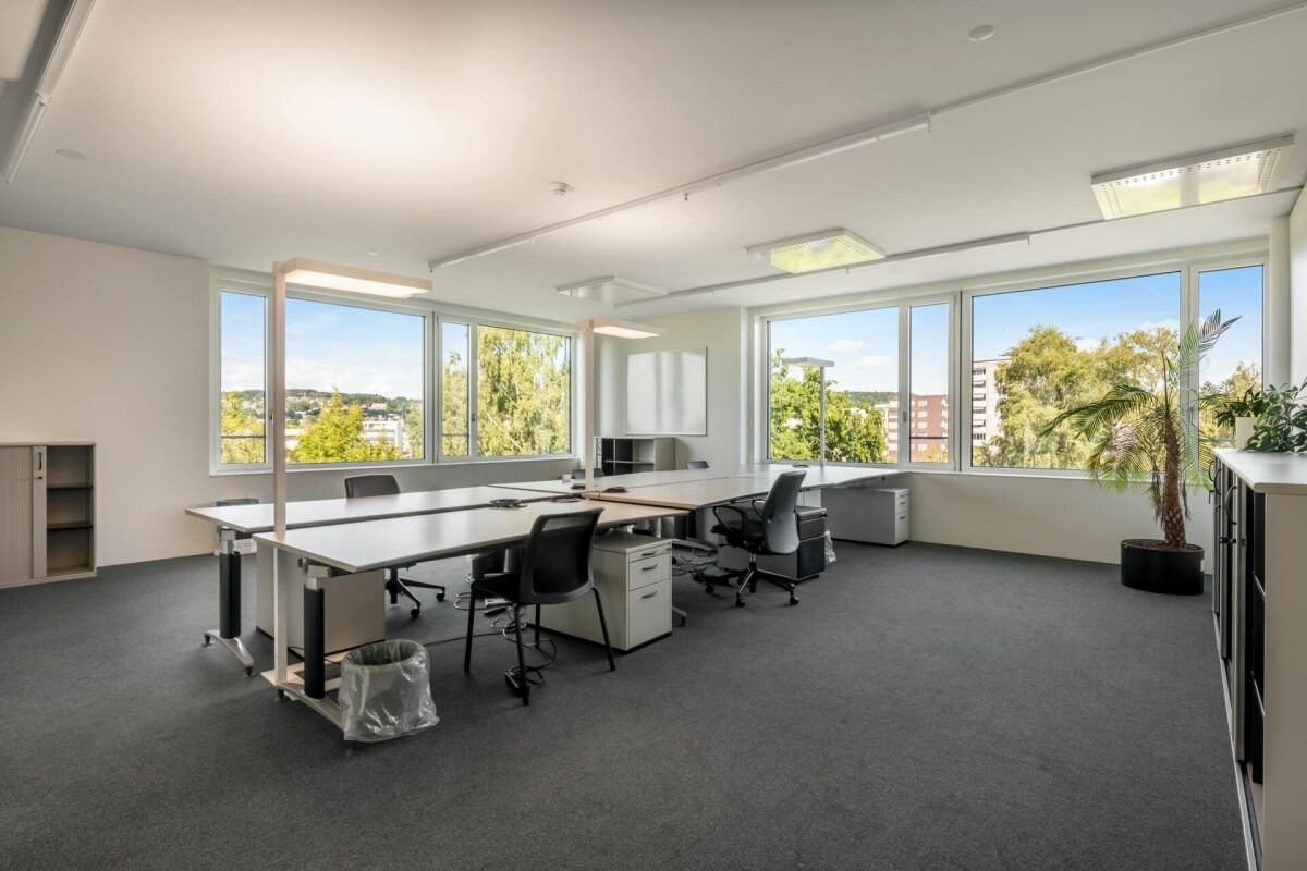 1200m² office